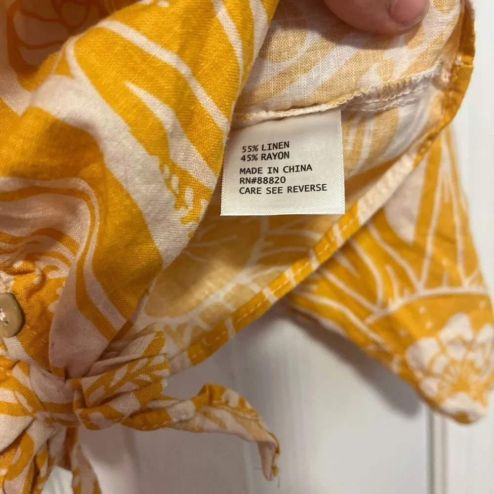 C&C California linen blend blouse relaxed fit cropped  Small - Picture 5 of 6